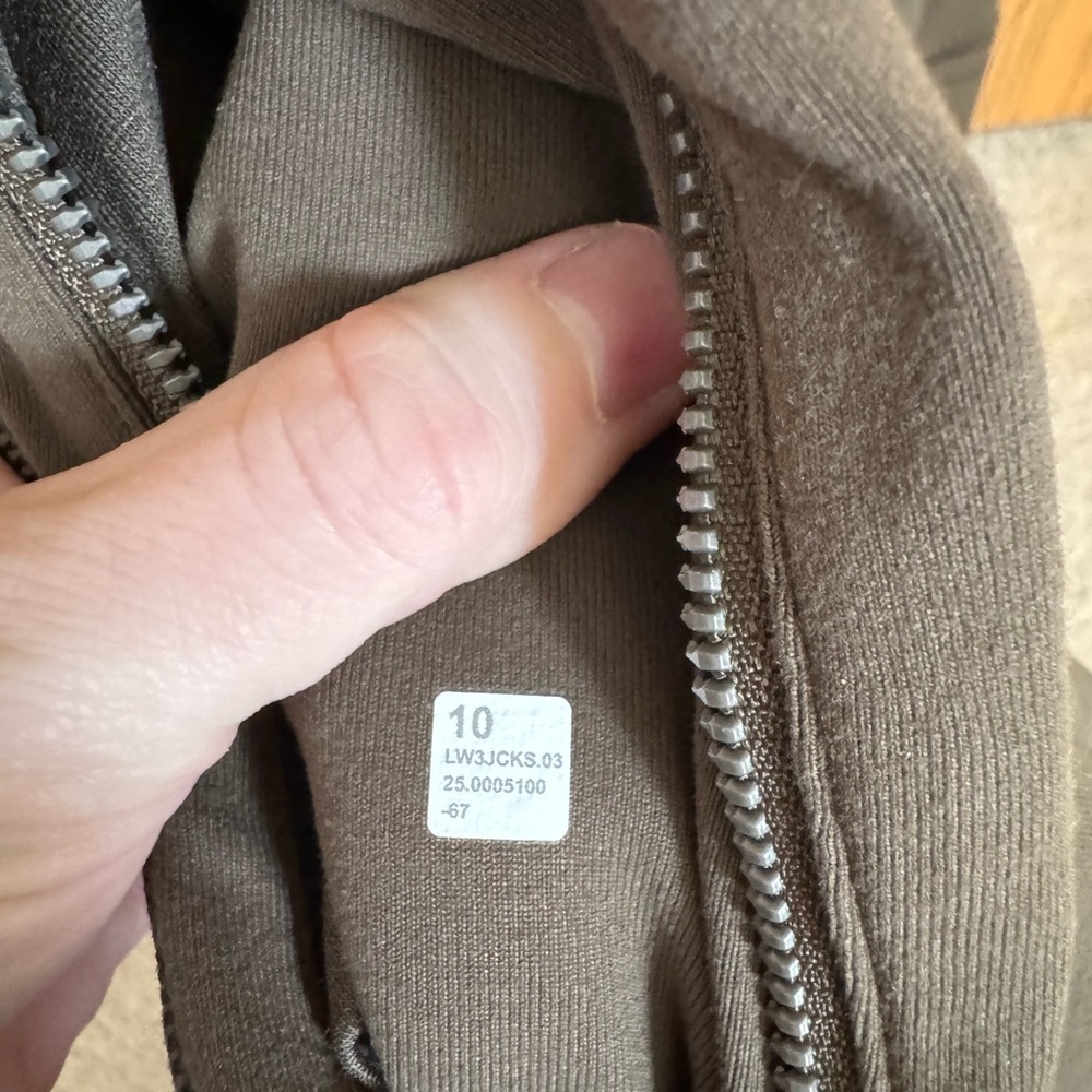 lululemon athletica Define Track Jacket
Luon - Picture 7 of 7